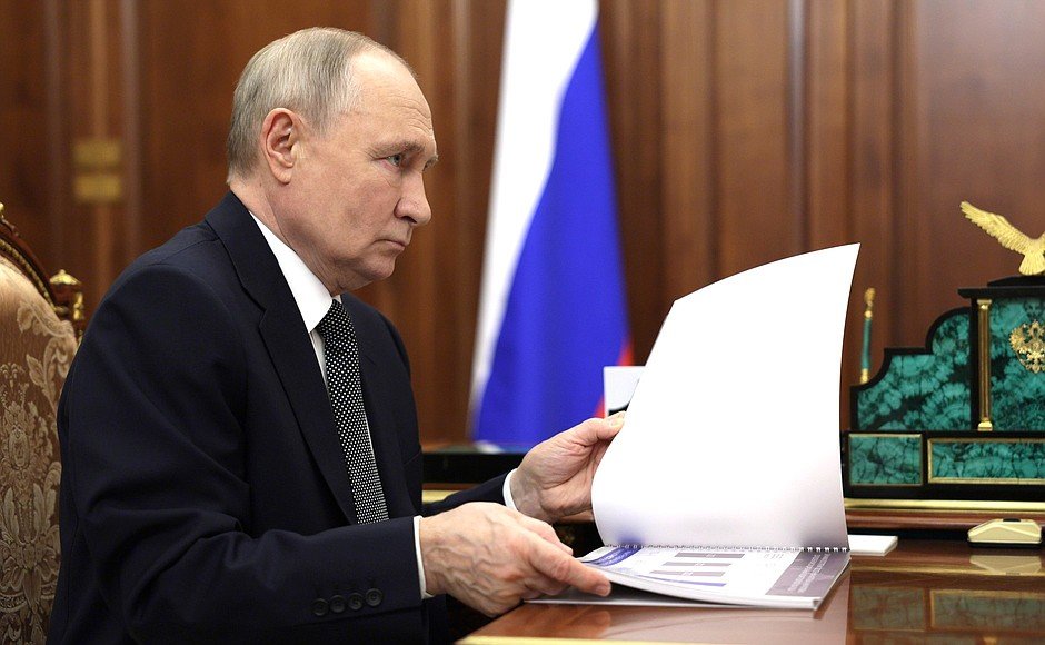 Всё поменялось в 22:53. Путин приехал в Кремль. Намечается что-то важное