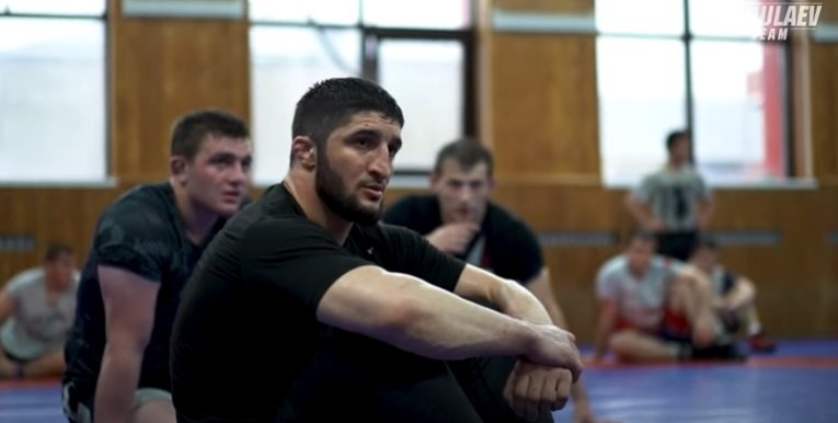 Абдулрашид Садулаев спорт зал
