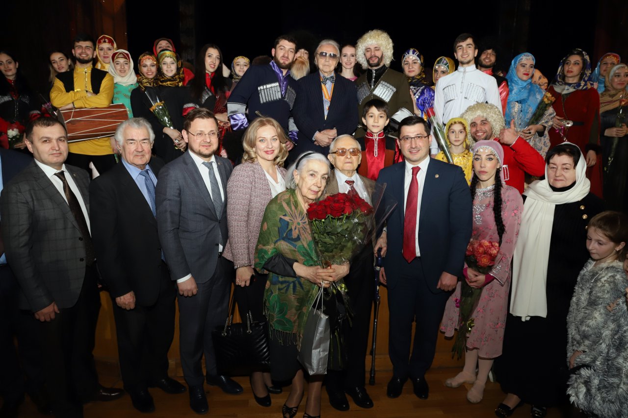 директор русского театра махачкала