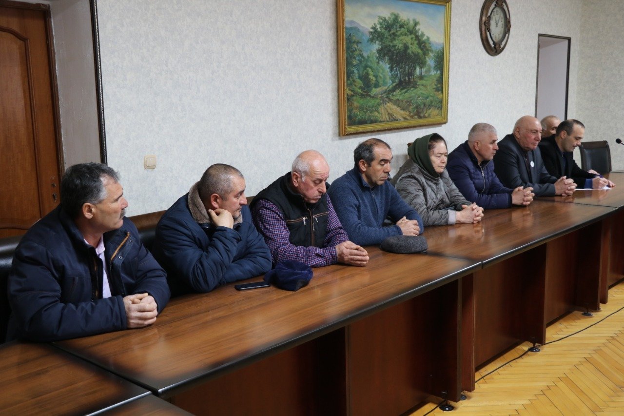 великентская школа дербентского района. дагестан село великент. глава администрации село великент. кладбище села великент. дагестан село великент.
