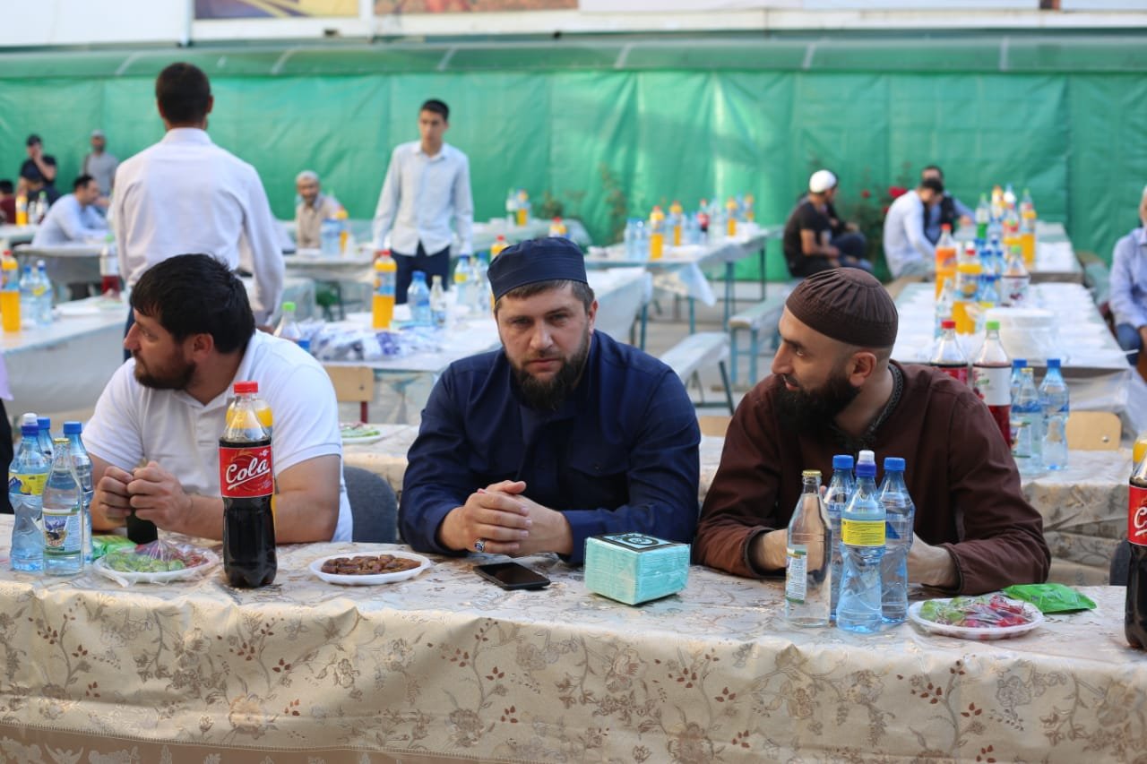 2023. Ифтар в дербенте. Республиканский ифтар в дербенте. Ифтар в даг огнях. Ифтар намаз.